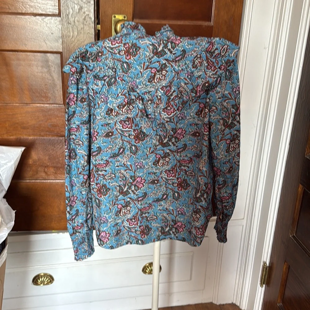 LOFT Dobby Ruffle Yoke blouse. Worn about 4-5 times‎